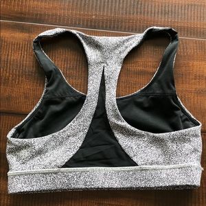 Lululemon sports bra size 6